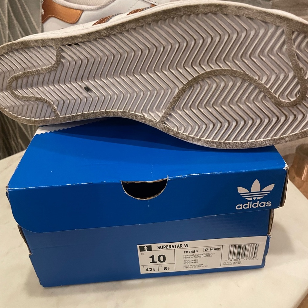 Adidas Superstar White Sneakers with Copper Stripes and Gold Details - Picture 5 of 5